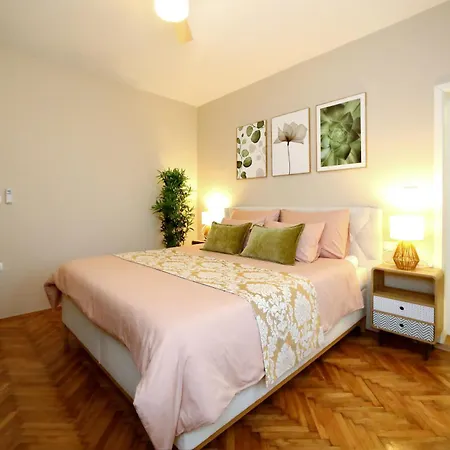 Aqua Apartment *