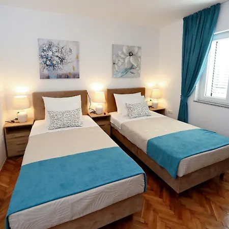 Aqua Apartment