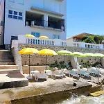 Aqua 比比涅