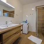 Aqua 公寓