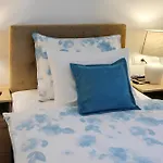 Aqua *